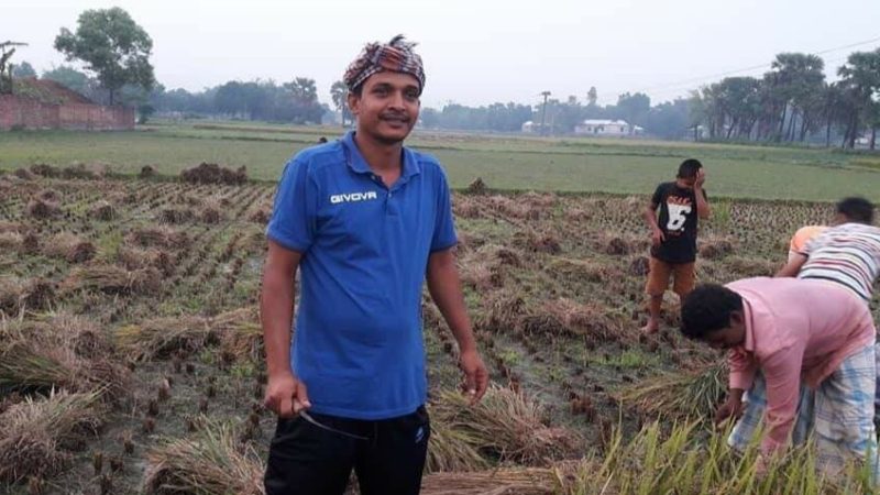 শ্রীপুরে কৃষকের ধান কেটে দিচ্ছে সেচ্ছাসেবকলীগ