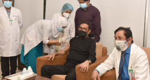করোনা টিকার দ্বিতীয় ডোজ নিয়েছেন সেতুমন্ত্রী